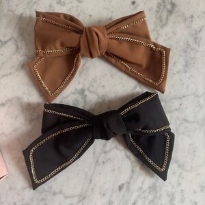 New with tags - Black & tan chain link Hair Bow barrettes by L Erickson